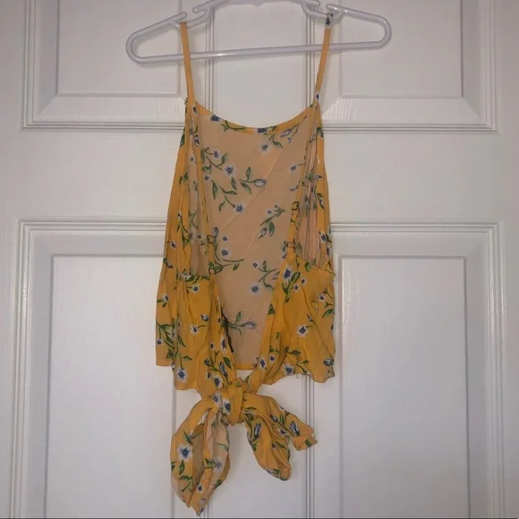Cute Kendall & Kylie Yellow Tie Back Crop Top - Picture 5 of 6